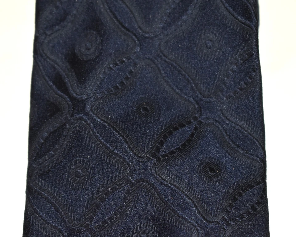 Usado? Corbata PRADA lisa azul marino oscuro geométrica 100 % seda 3,5 x 56 Foto 3 de 4