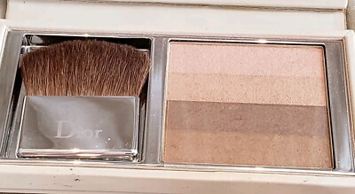 DIOR DETECTIVE CHIC Multi-Use Highlighting Powder Face& Eyes 001