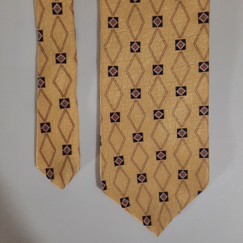 Etienne Aigner Mens Silk Tie Necktie 57x4 Wide Yellow Diamond Made In USA Mint