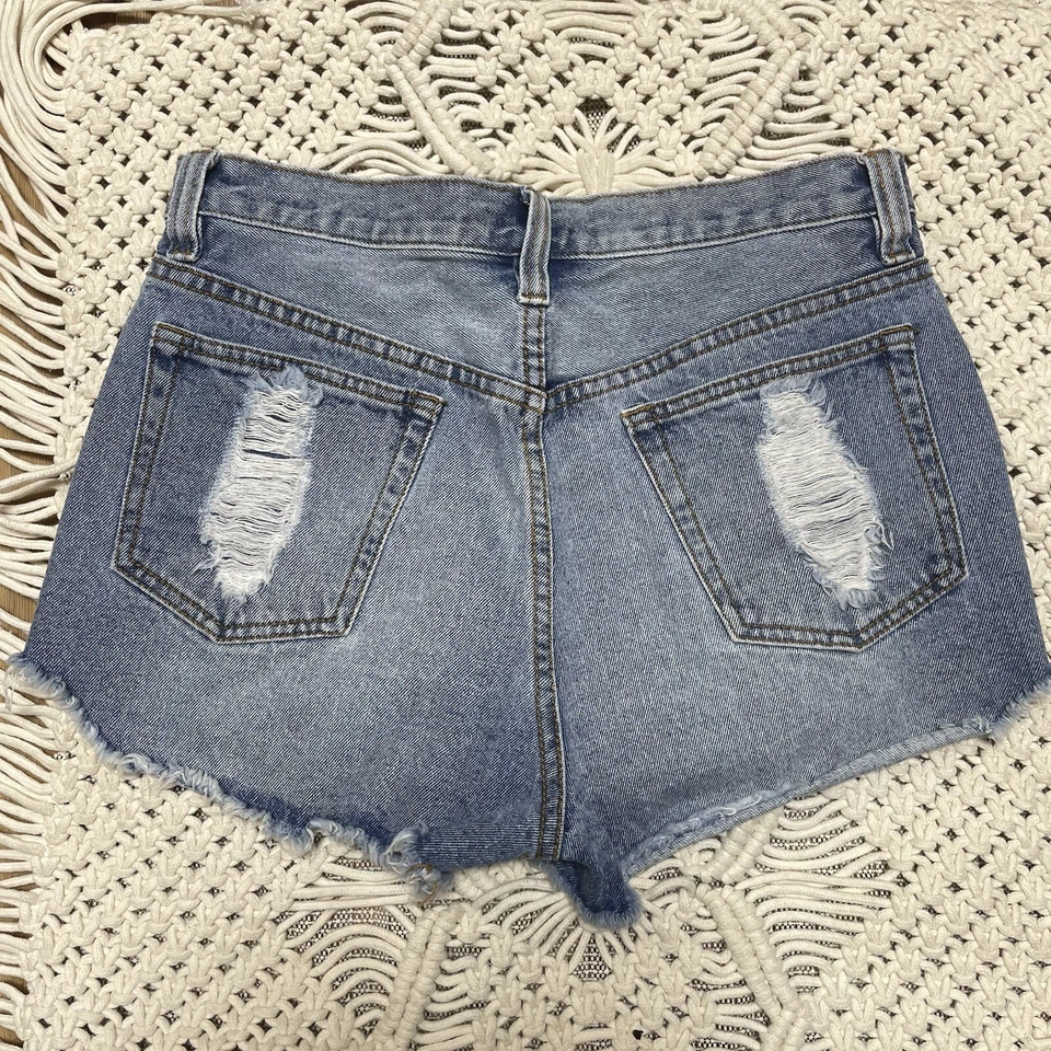 MINKPINK 高腰复古 Senim 切割短裤 L 码 — 第 3/3 张图片