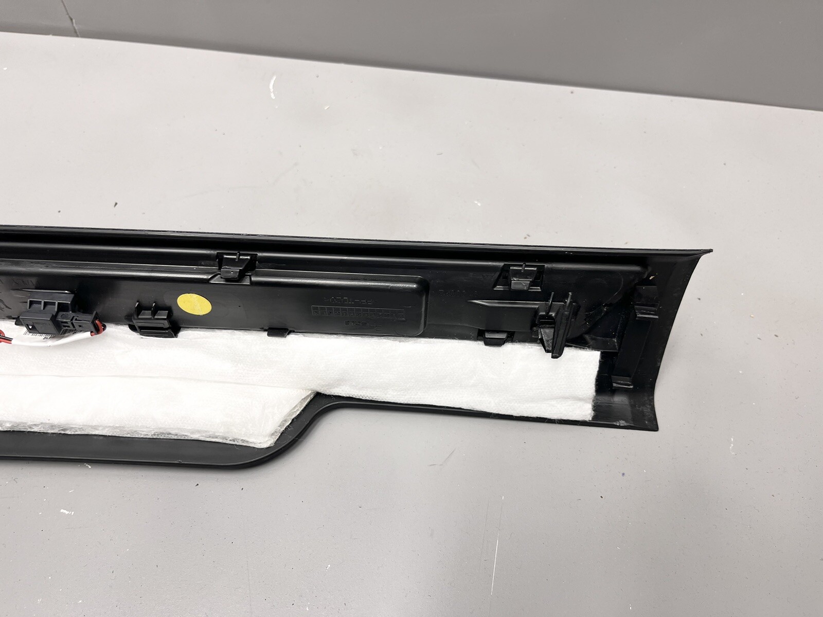 ⭐️2017-2020 MASERATI LEVANTE FRONT LEFT DOOR SILL SCUFF PLATE COVER TRIM PANEL