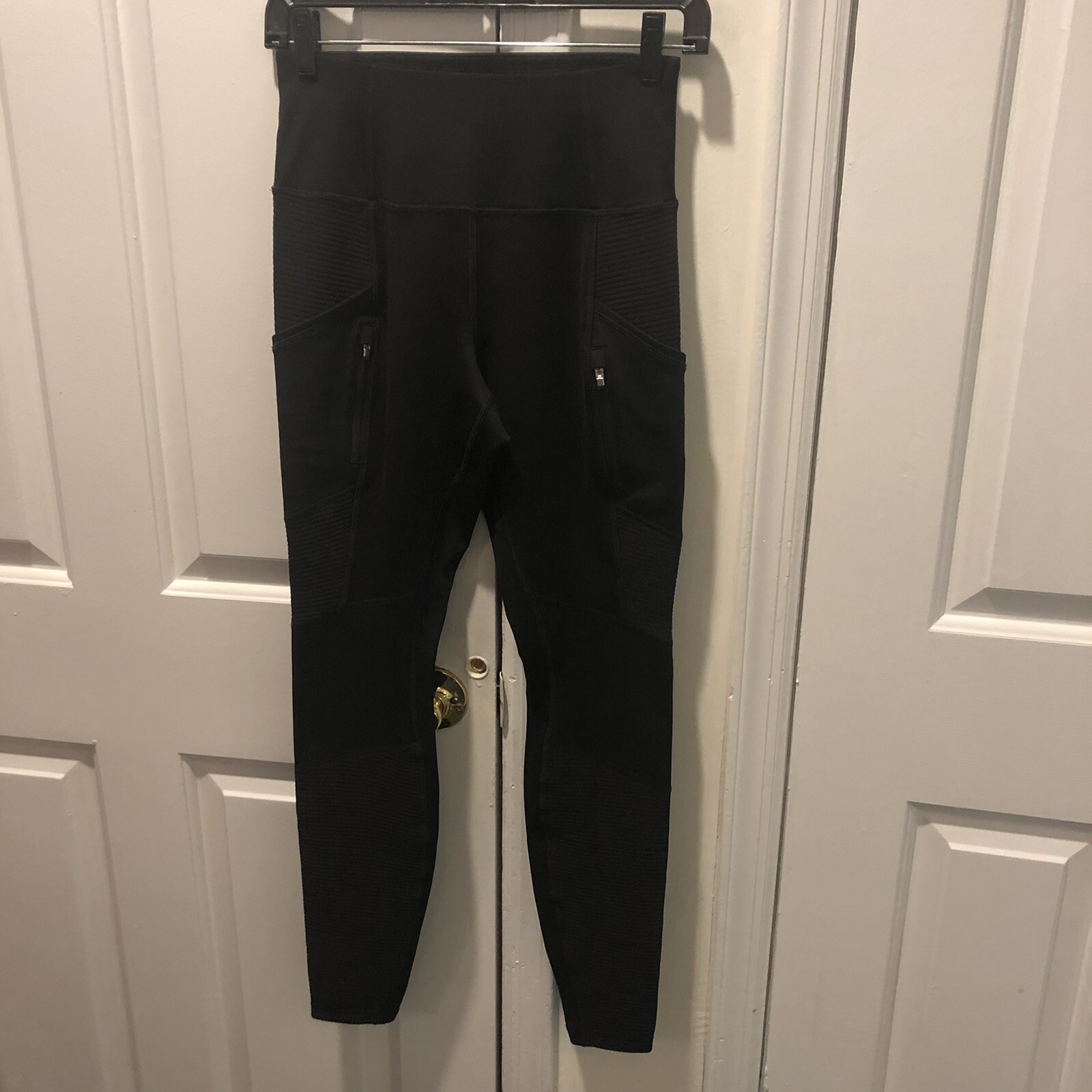 Athleta Black Tight Leggings Ribbed Panels Size XS Gem