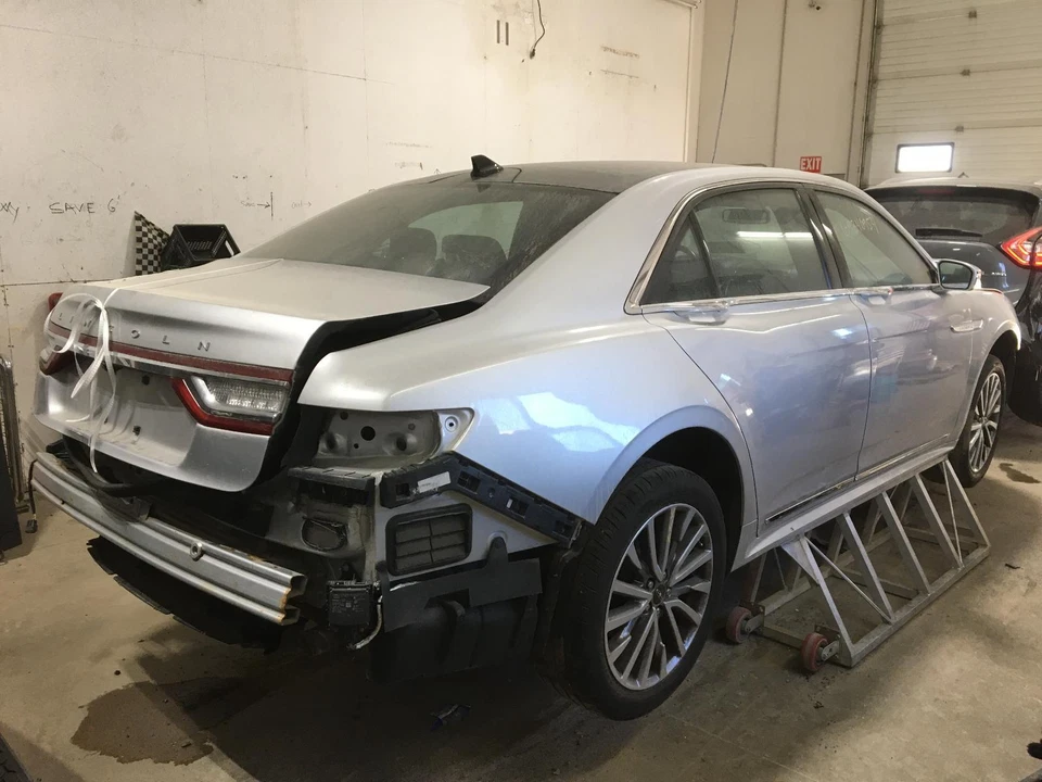 Conjunto de bomba y motor ABS usado se adapta a: Lincoln Continental 2018 montaje sin ADA Foto 3 de 4