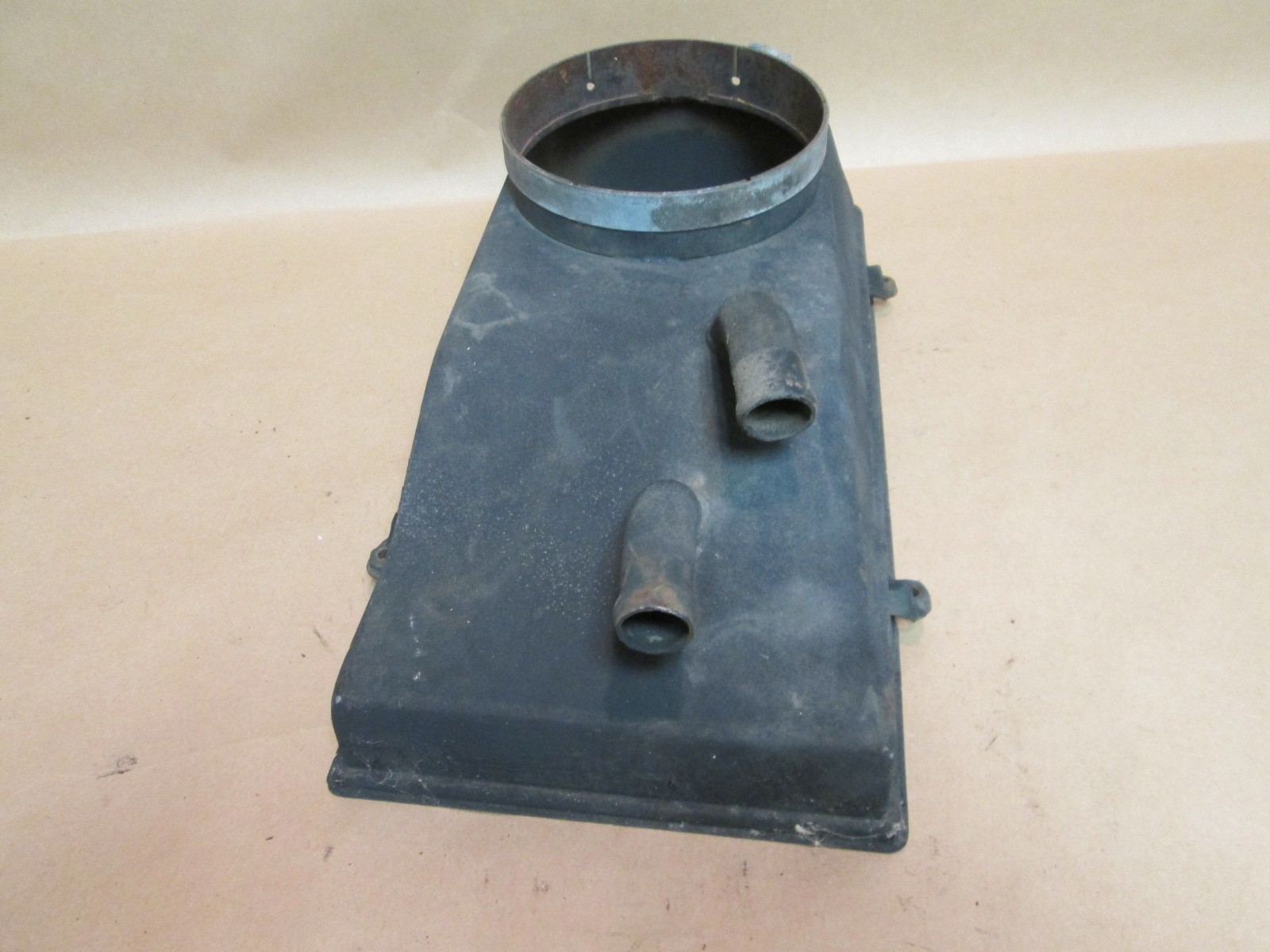 Ferrari 308 QV,328, Mondial - Air Intake Bottom # 121736