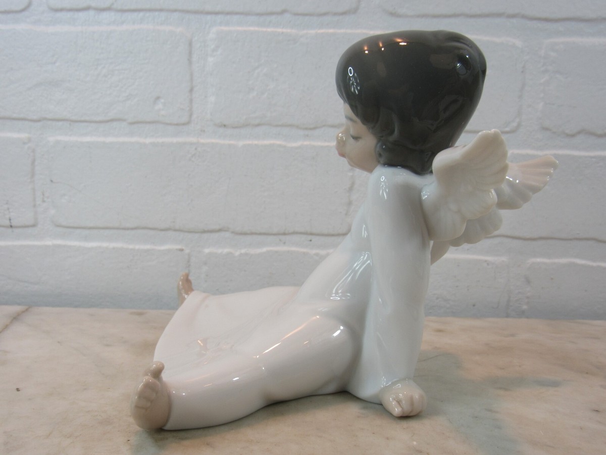 LLADRO #4962 “ANGEL WONDERING” Retired Sitting Girl Figurine