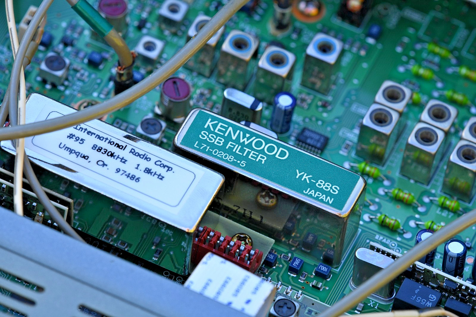 Kenwood HF Transceiver Radio TS-570D  - with optional SSB narrow  filters !