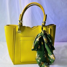 Steve Madden żółta torba z zielonym kwiatowym szalem akcent