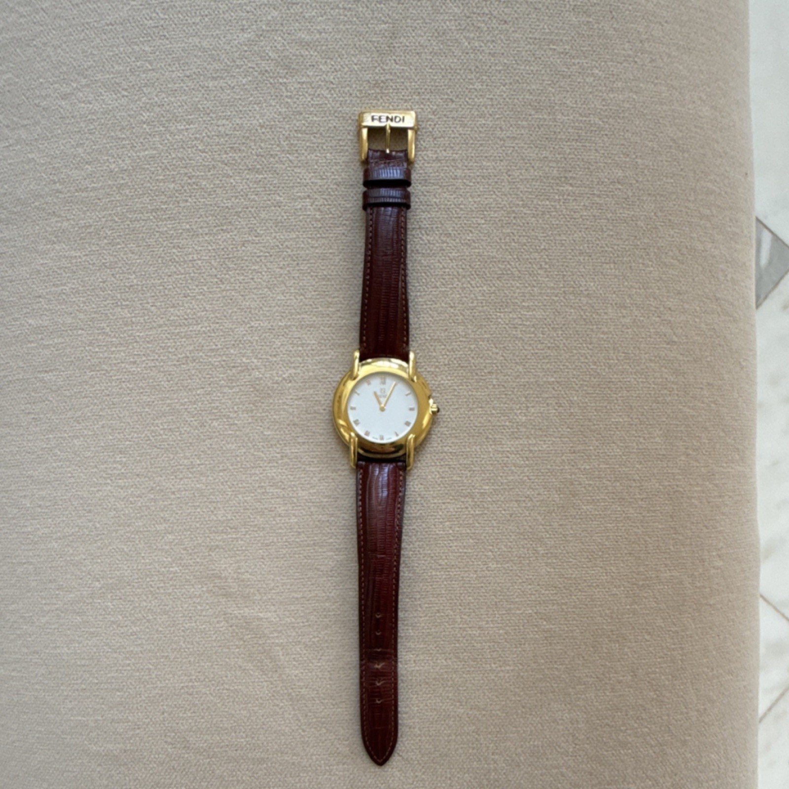 Fendi 400 G Gold Tone Brown Leather Water-Resistant Analog Women's Wristwatch thumbnail 7