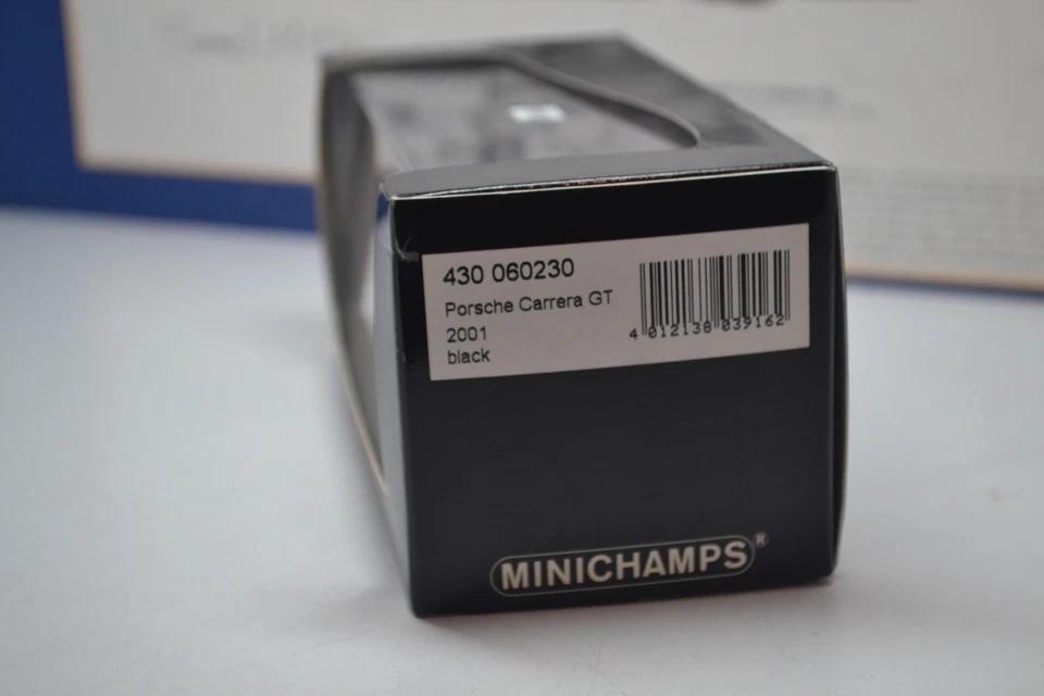 MINICHAMPS - 2001 PORSCHE CARRERA GT - 1/43 SCALE MODEL CAR 060230 - Image 3 of 4