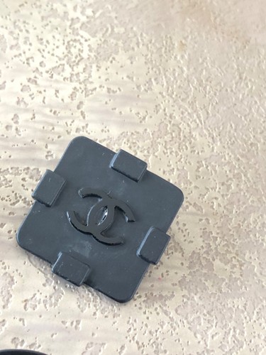 CHANEL 8 bottoni assortiti neri con logo CC OMAGGIO US S/H - Foto 9 di 12