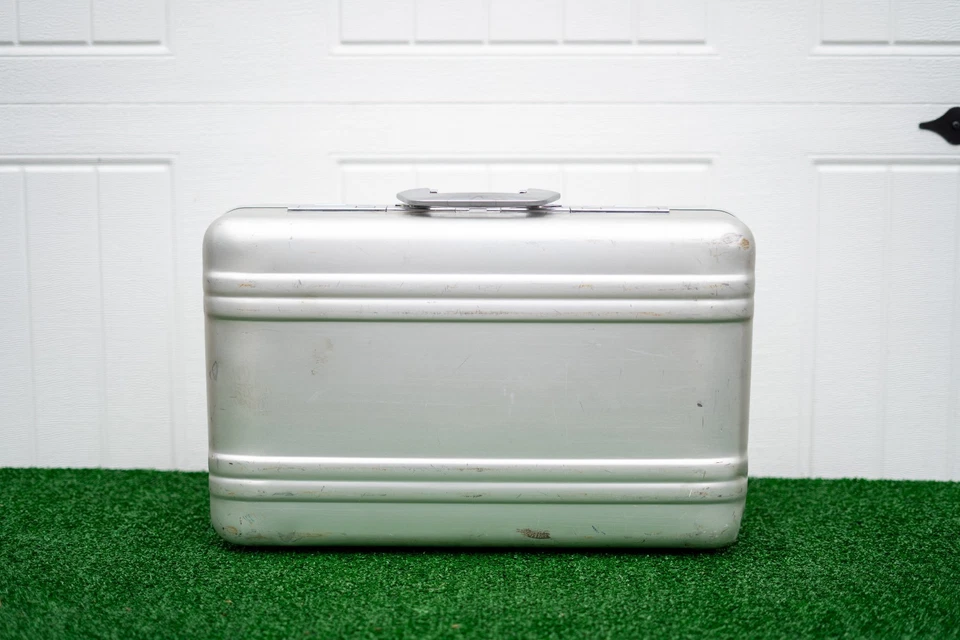 Maletín de aluminio grado aeronáutico Zero Halliburton bloqueo de combinación comprobado 24" Foto 4 de 4