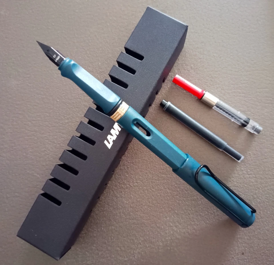 Pluma Estilográfica Safari Edición Especial Serie EF Pluma de Ceniza Combustible en Caja de Regalo Foto 2 de 4