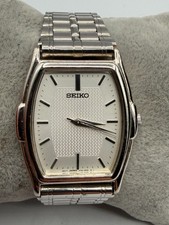 Vintage Men's Seiko V701-5220 Silver Tone Quartz Watch New Battery