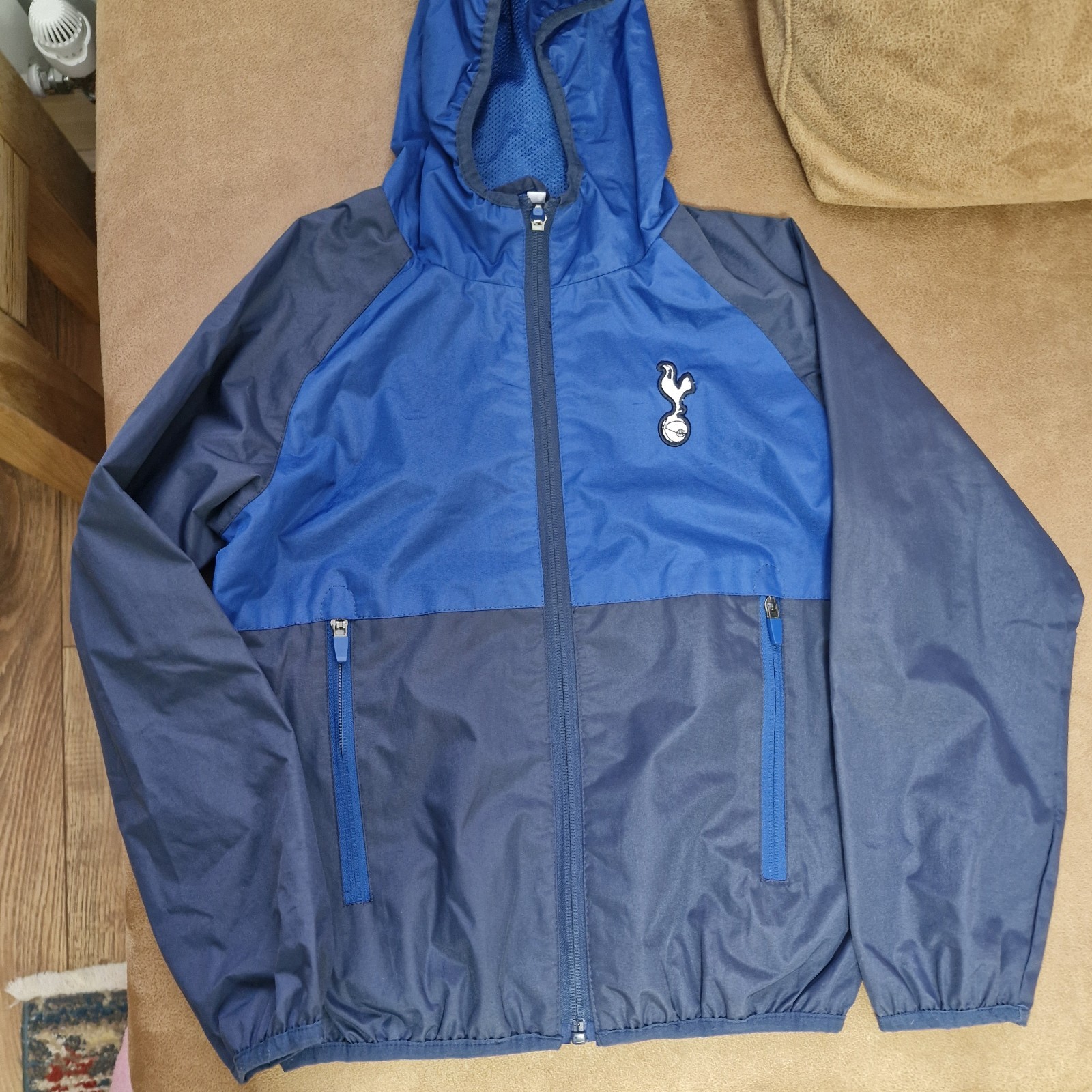 Tottenham Hotspur Spurs Rain Jacket Kids Size 8/9 Blue Official Merchandise
