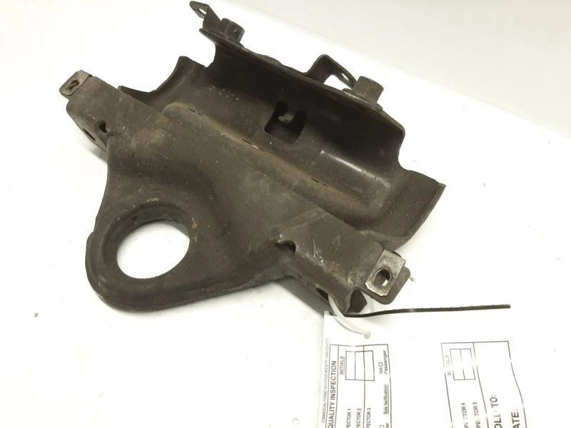 Range Rover HSE L405 Tow Hitch Hinge Bracket Front Frame - Image 2 of 4