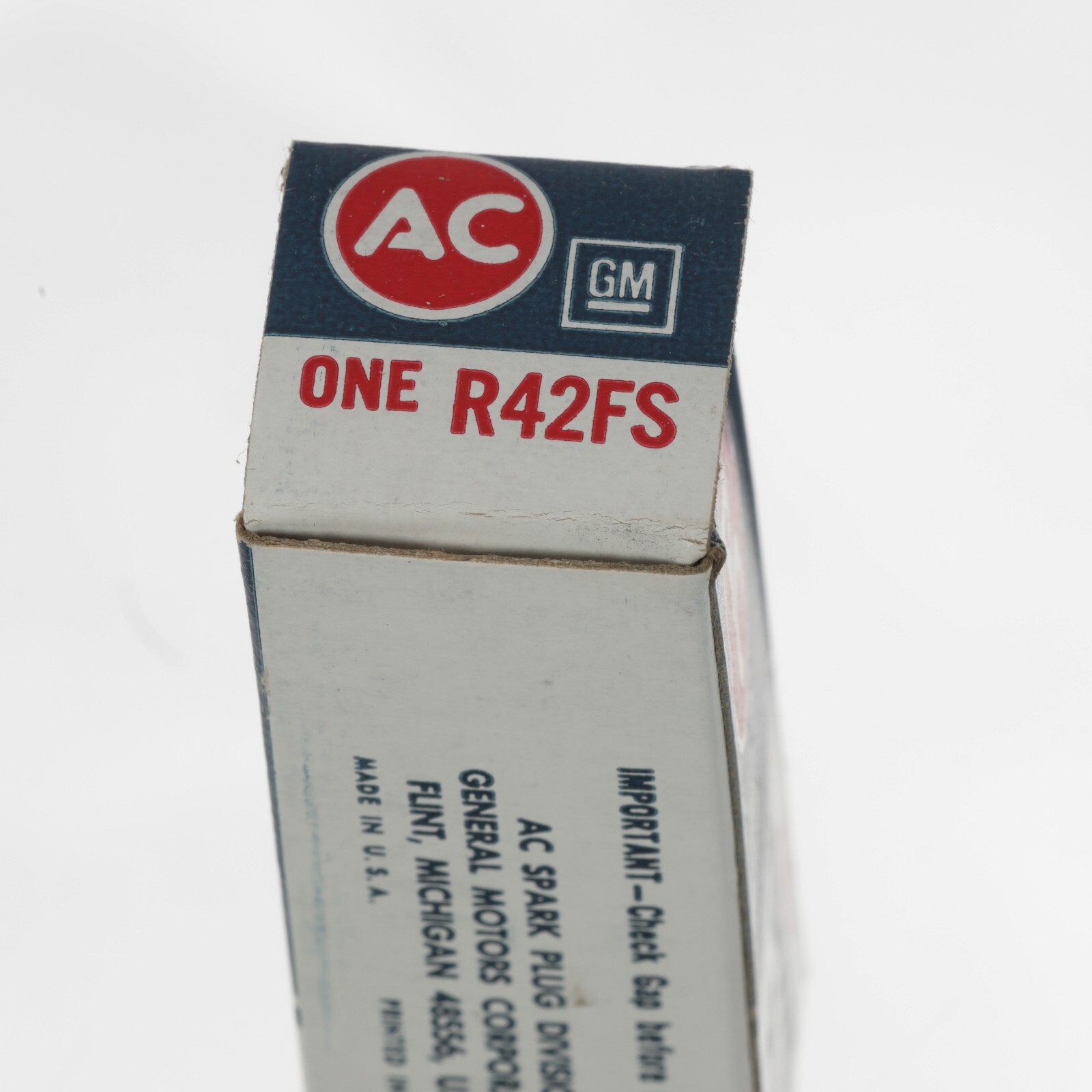 GENUINE GM OEM NOS AC ONE R42FS SPARK PLUG OEM NEW 5613527