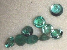 Esmeralda (1) redonda de 1,5  A 2 mm limpia a la vista, excelente brillo