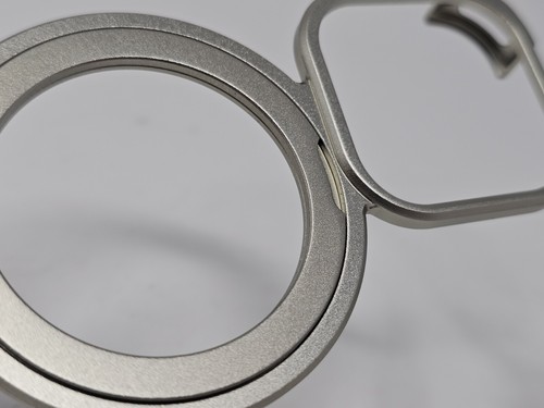 OATSBASF Minimalistische Rahmenlose Handyhülle Titan Magsafe für iPhone 15 Pro - Bild 6 von 8