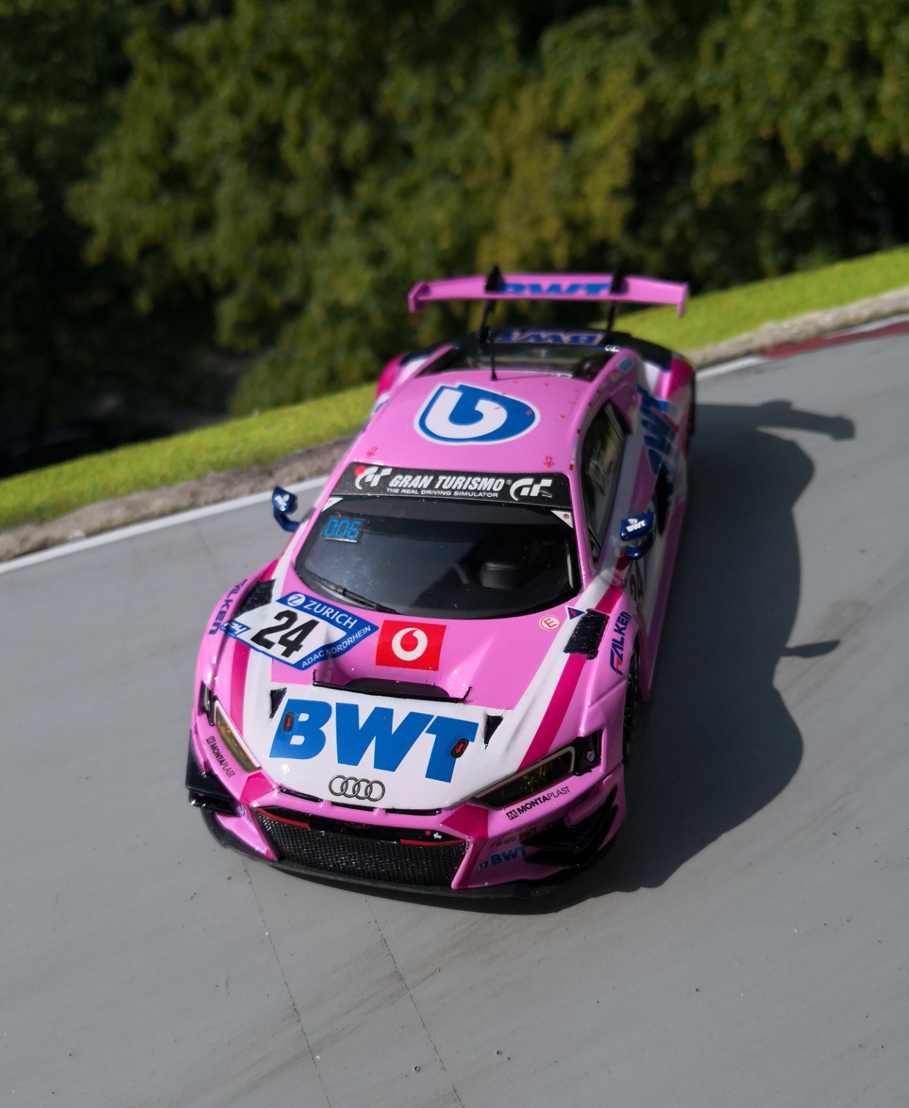Carrera digital 124 Audi r8 gt3 lms evo 2 BWT 2025