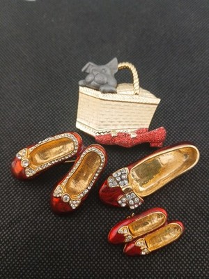 DANCRAFT WIZARD OF OZ Toto in basket goldtone ruby red  slippers brooch lot of 4