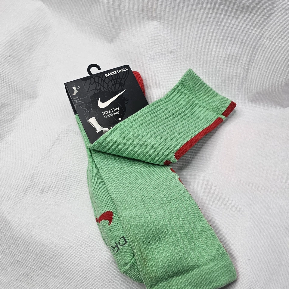 NIKE ELITE Basketball Crew Socks SX4696-365 LeBron James Christmas XL 12-15 Rare - Image 3 of 4