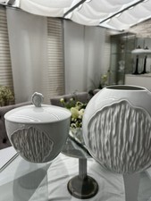 1 wunderschöne Kaiser Deckeldose und 1 Vase, Höhe 17,5 cm und 16 cm