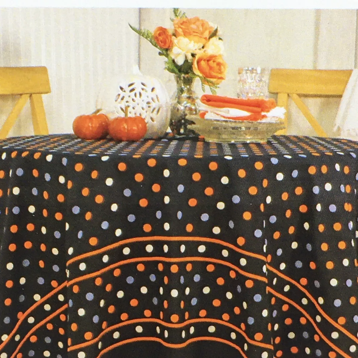 Polka dot tablecloth deals