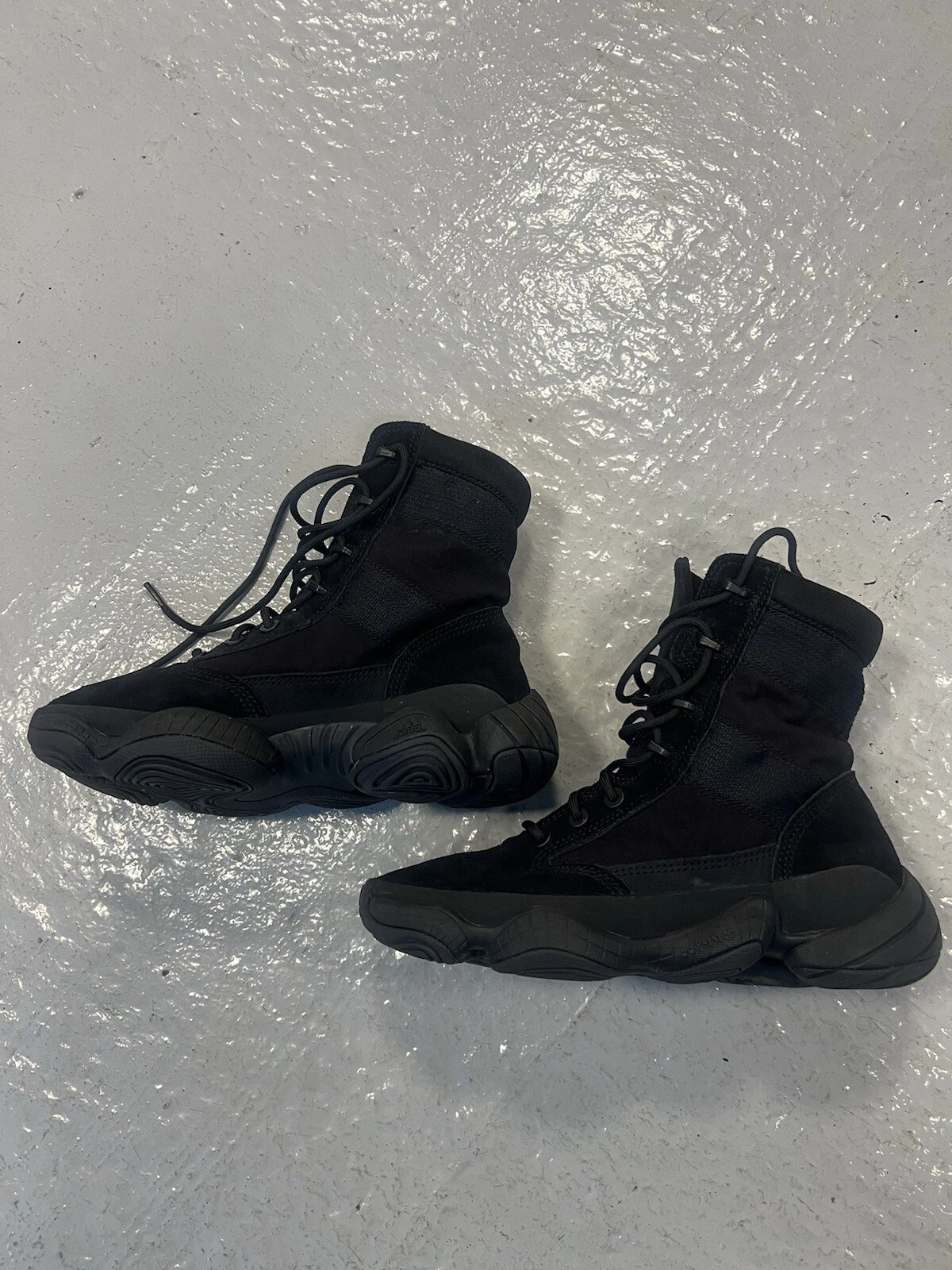 Stivali Yeezy Adidas 500 taglia 7 5 UK 42