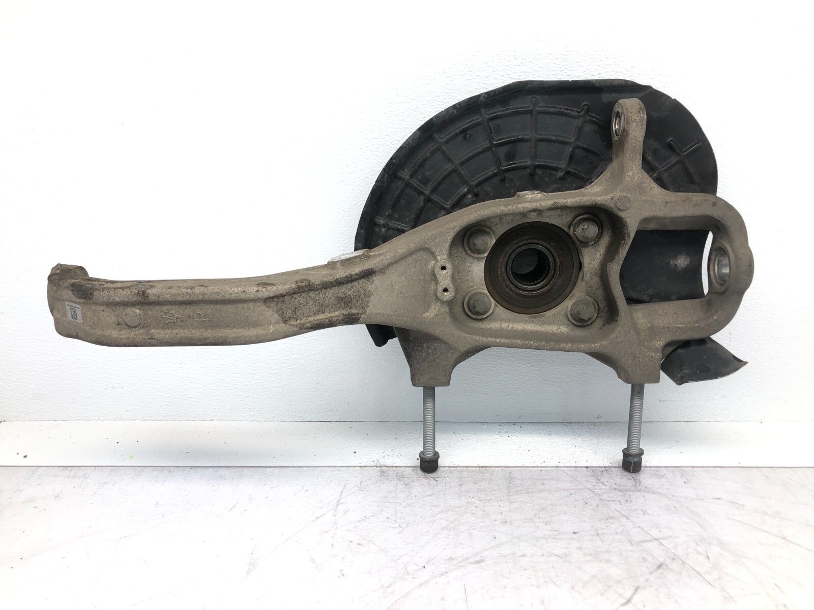 2014-2019 MASERATI GHIBLI SQ4 AWD RIGHT PASSENGER FRONT SPINDLE KNUCKLE HUB OEM.