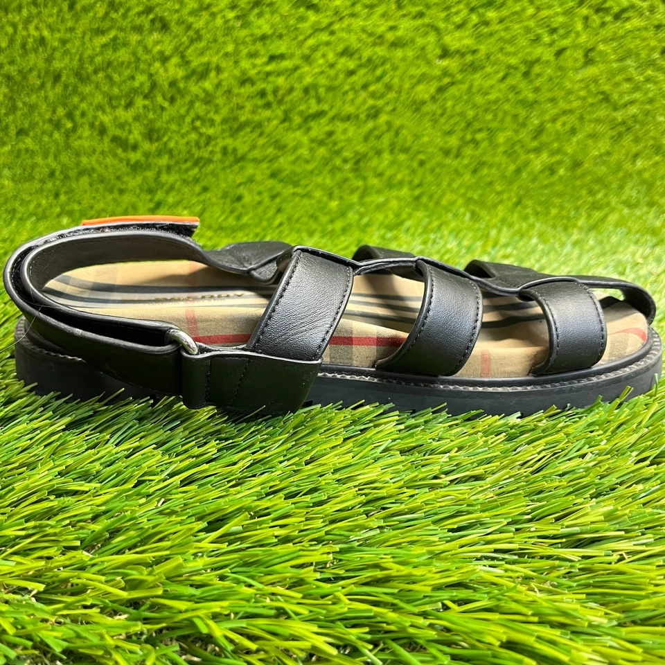 Sandalias Burberry Brewster negras con tiras para caminar al aire libre en la playa talla 2,5 años para niños Foto 4 de 4