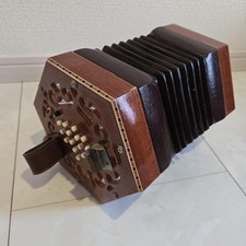 DEKORATIVES GESCHNITZTES HOLZ ENGLISCHES ZIEHHARMONIKA AKKORDEON - ACHTECKFORM