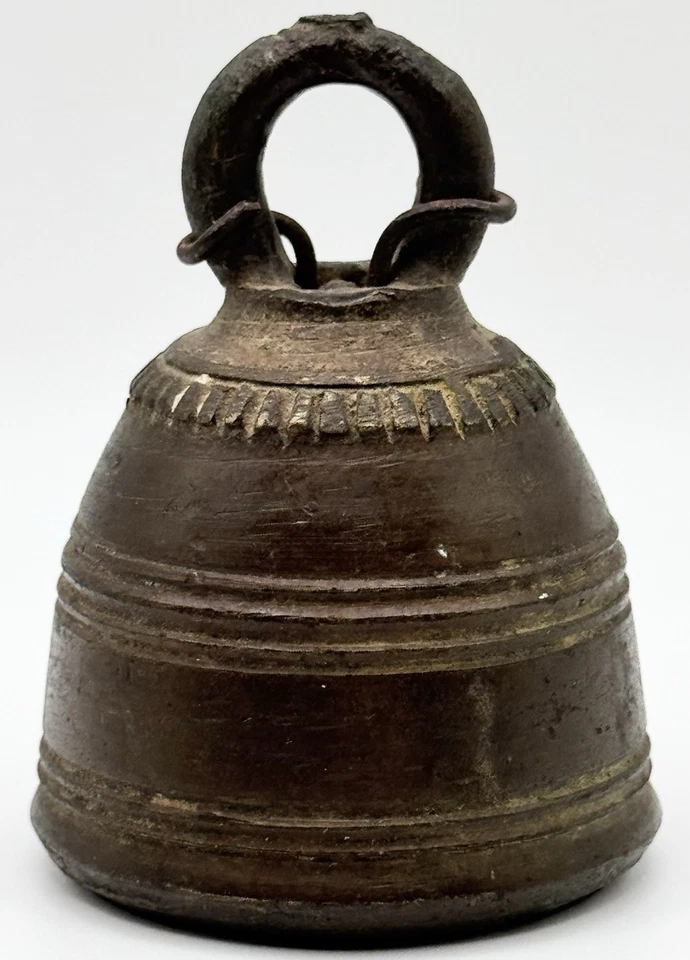 Antigua campana de templo de bronce del siglo XIX Birmania Myanmar Foto 2 de 4