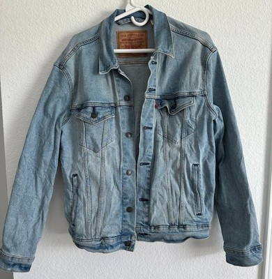 Levi's Light Wash Denim Trucker Jacket Size Medium Vintage Wash Jean Jacket