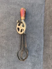 Vintage A&J Bright Red Wooden Handle Egg Beater Hand Mixer Patent 1923 USA