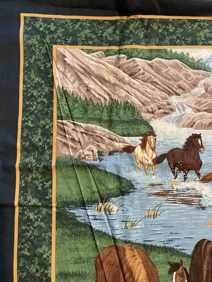 Nuevo panel de tela para colgar en la pared Horses & Stream 44 1/2” W X 34 1/2” Foto 3 de 4