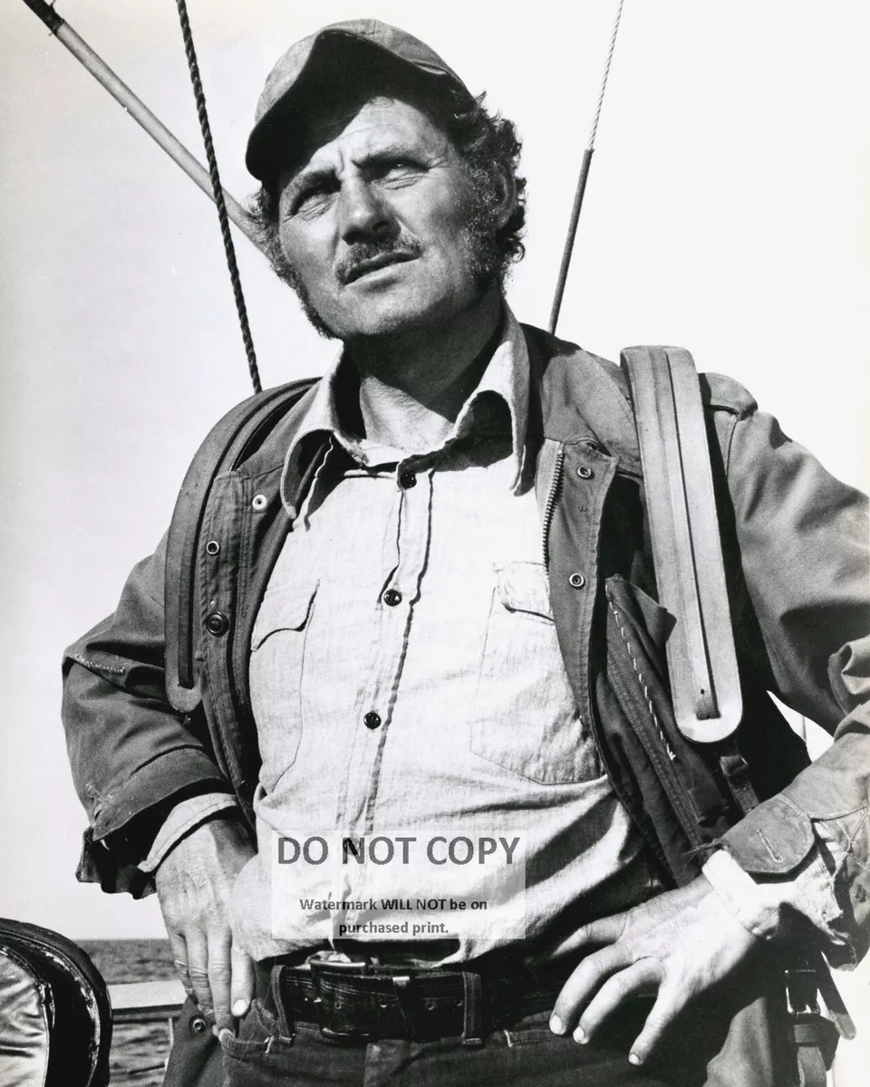 ROBERT SHAW AS "QUINT" IN "JAWS" - 8X10 PUBLICITY PHOTO (AZ243) | eBay