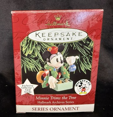 Hallmark Keepsake Ornament Minnie Trims the Tree 1999 Disney Exclusive Collector