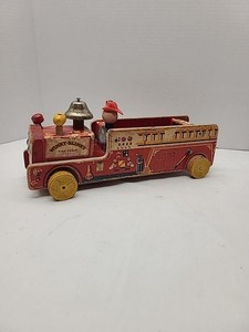 Vintage Fisher Price #200 Wooden Winky Blinky Fire Truck 1950's Pull Toy