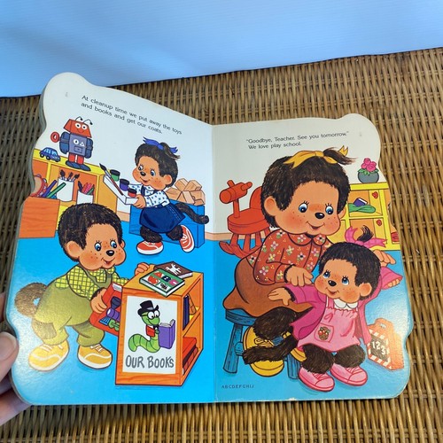 The Original Monchhichi: We Love Play School 1983 Golden Shape Board Book VTG - Picture 13 of 14