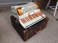 vintage castelfirdardo accordian italy  24 key  120 button bass clean antique