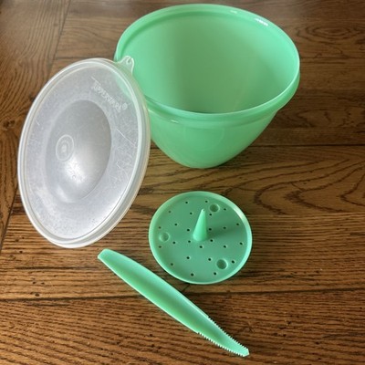 VTG Tupperware Crisp-It 679 Jadeite Green Lettuce Keeper 680 Lid 681 Spike Corer