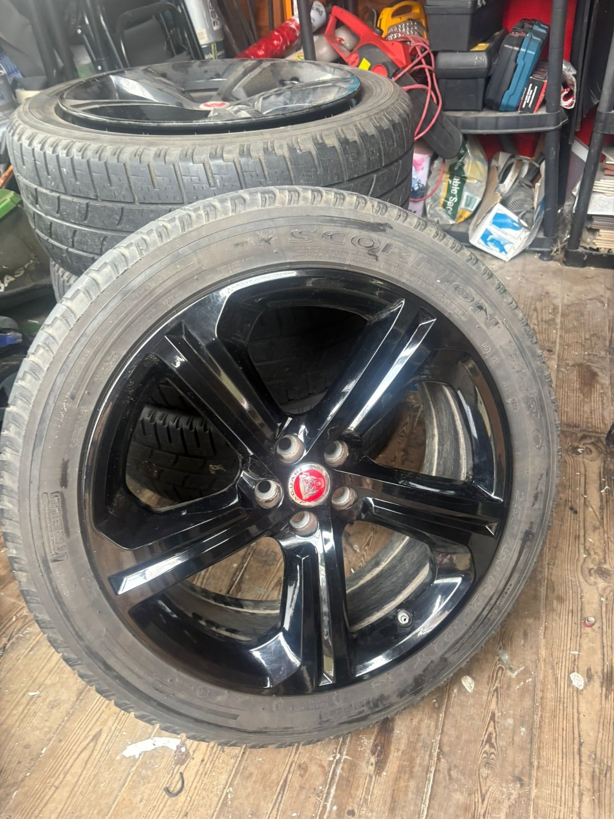 Jaguar F-pace X4 Gloss black 20inch alloy wheels with 255 50R 20 tyres