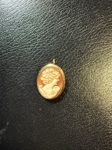 AC ZJ 12K Gold Filled Pendant Brooch Shell Cameo Peach Oval Beauty Theme