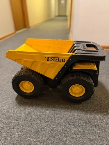 Tonka Toughest Mighty Dump Truck Steel and Plastic Construction Yellow