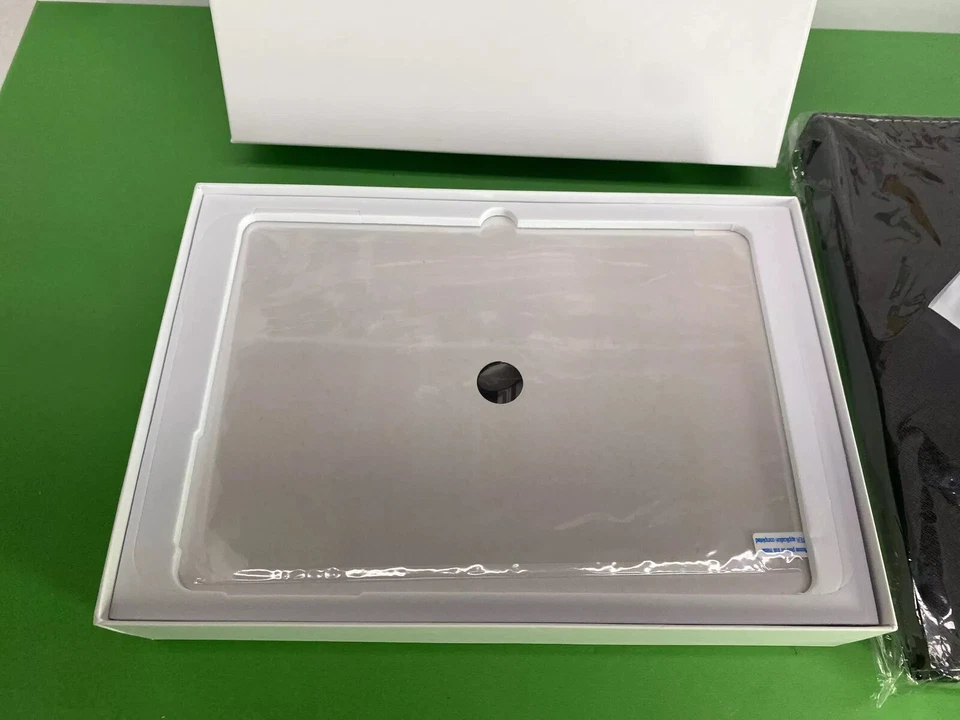 Premier Google Android 7.0 10.1 Inch Tablet 8 Core GT-P7510 64 GB SD USB Bundle - Image 3 of 4