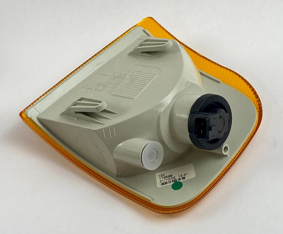 Renault Front Turn Signal NOS Genuine 5001859606 - Image 3 of 3