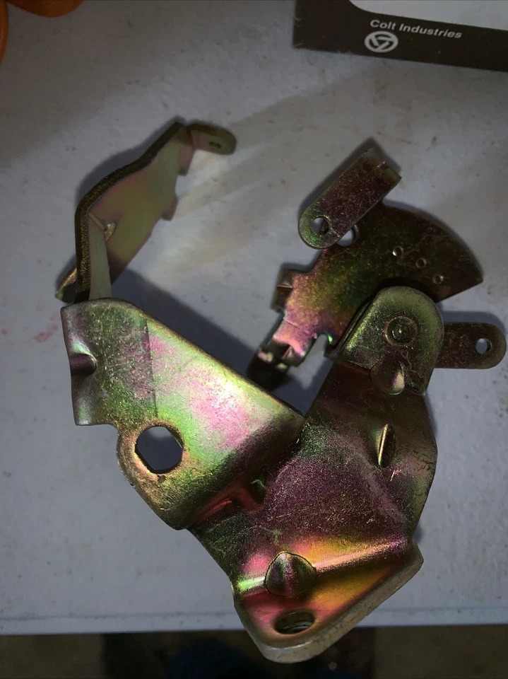 Soporte universal para acelerador y solenoide Holley modelo 5200  Foto 2 de 4