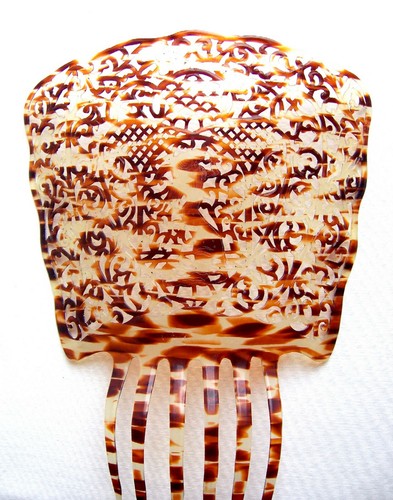 Large vintage faux tortoirse hair comb -  NO US IMPORT FEES - Foto 3 di 11