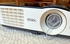 BenQ TH681 DLP Beamer/Projektor Full HD 1920x1080 HDMI VGA 