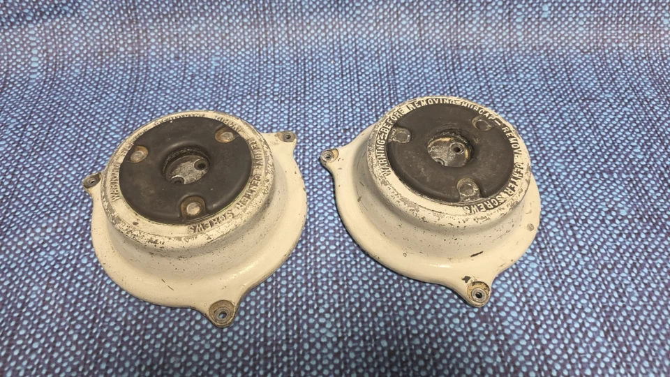 ( 2 )  McDonnell Douglas DC-9-30 HUB CAP   Part Number: 9543399  MLG WHEEL - Image 2 of 4